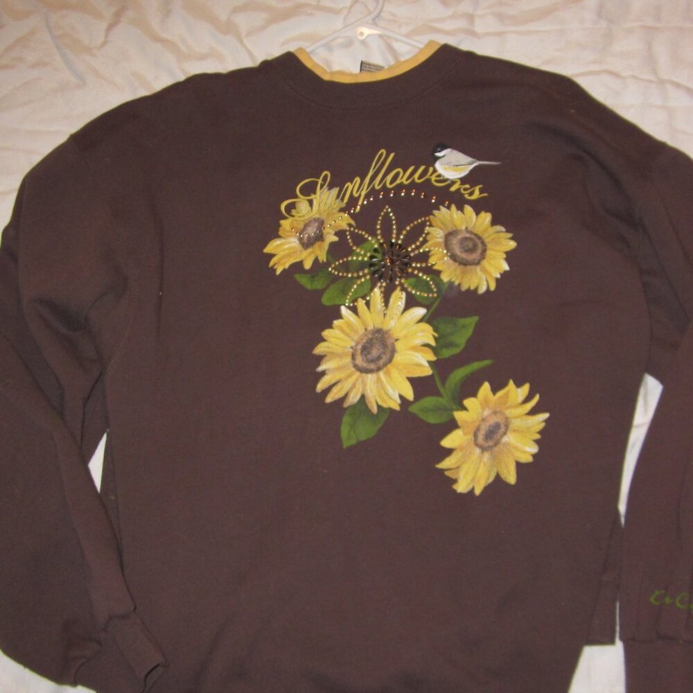 Cottage core Sunflower vtg Artesian painted sunflower sweatshirt art to wear x;
